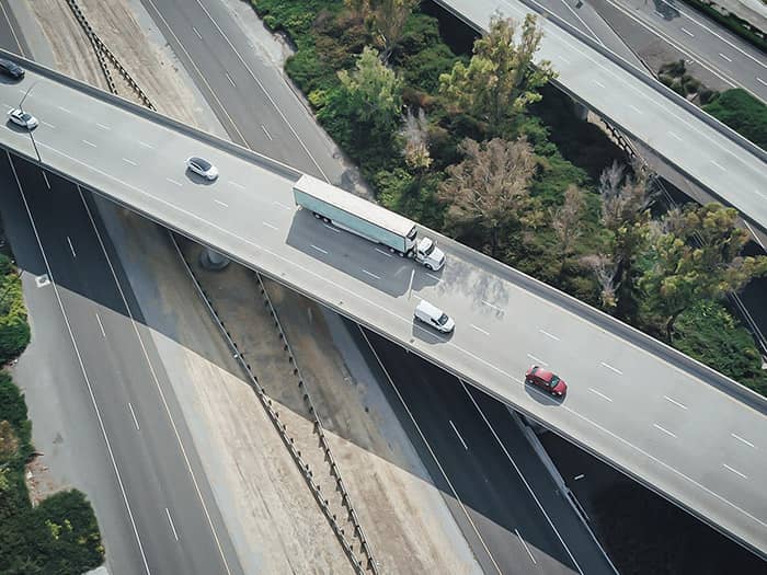 LKW auf einer Autobahn